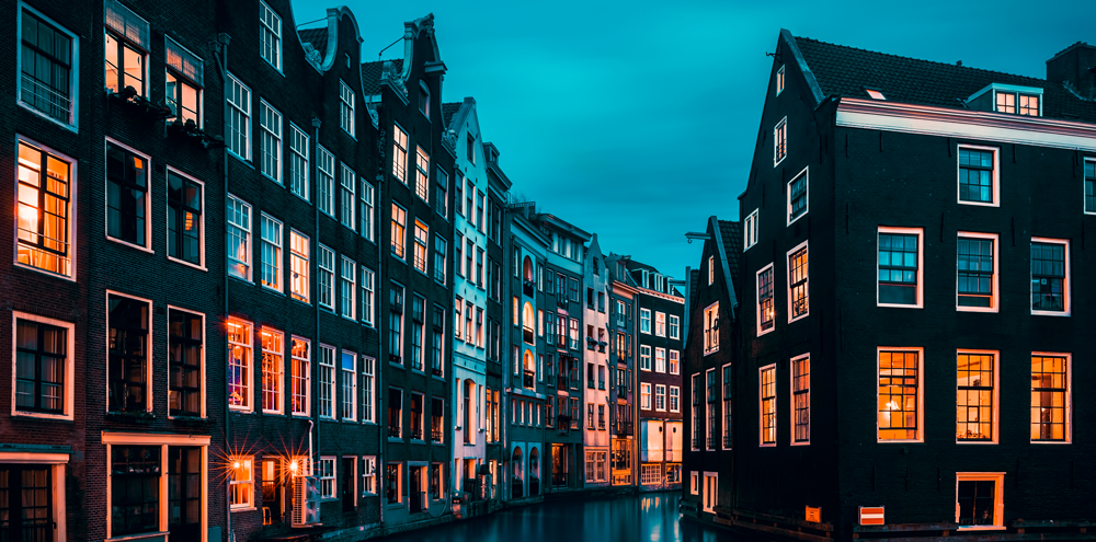The Narrow Canal Houses