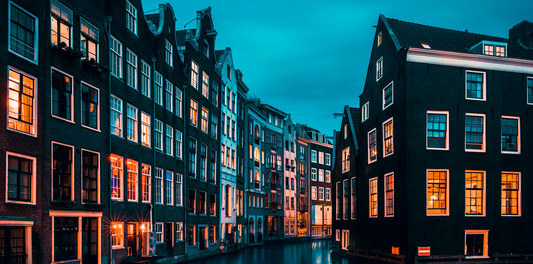 The Narrow Canal Houses