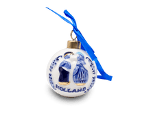 Christmas Ornament - Ball Kissing Couple Gold